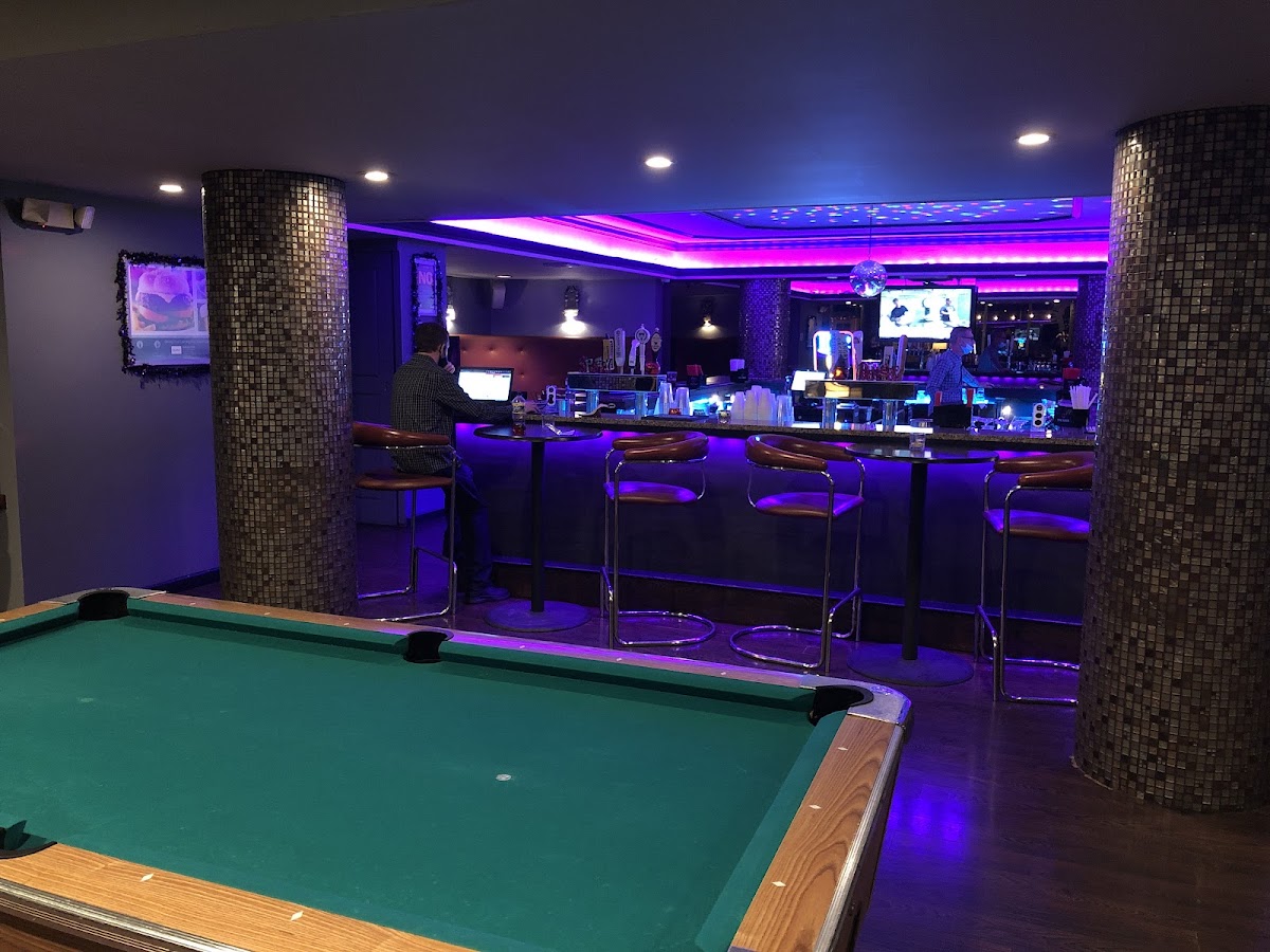 Bonfire Bar & Grill Photo 3