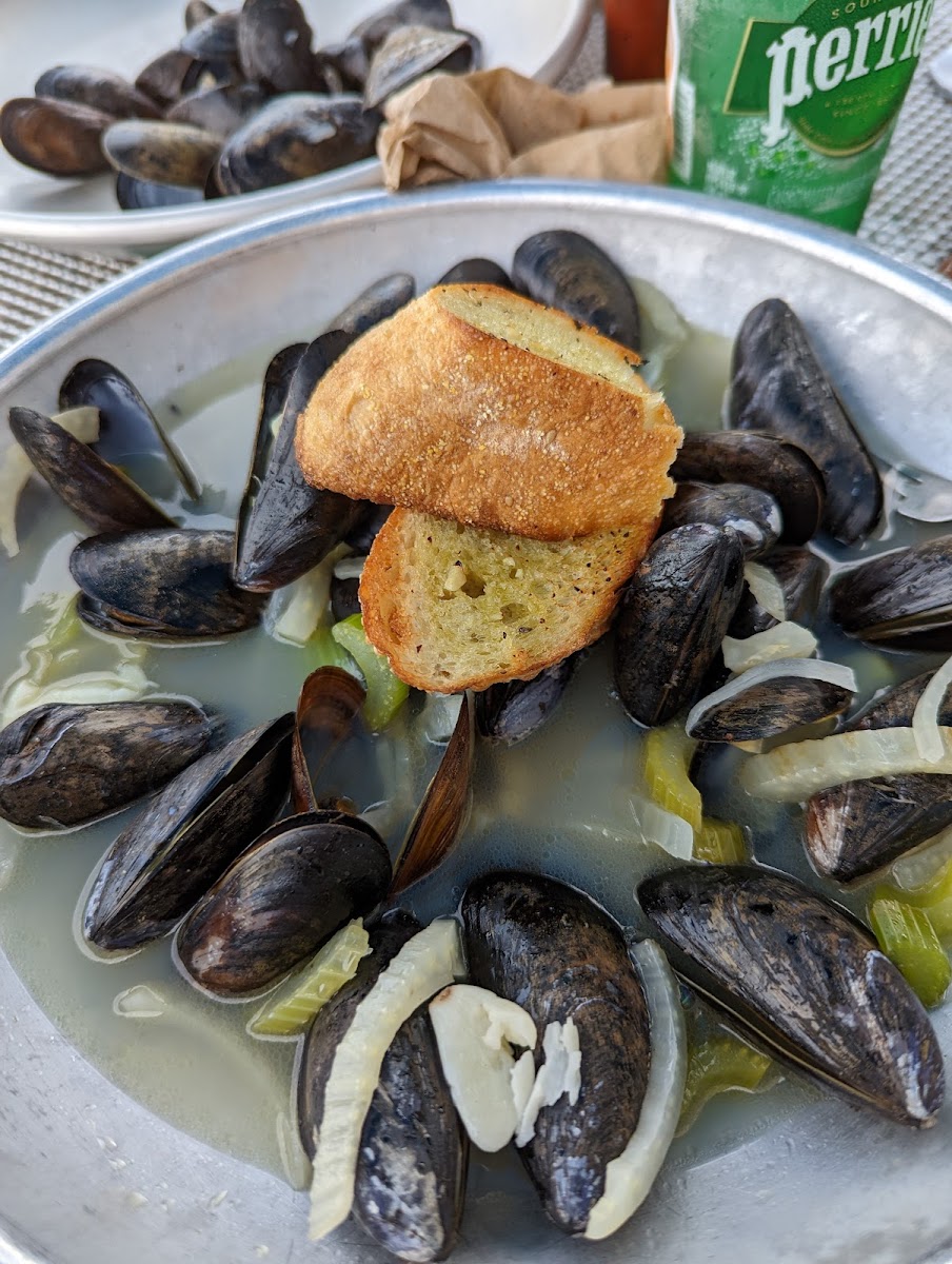 Triton Craft Beer and Oyster Bar Photo 8