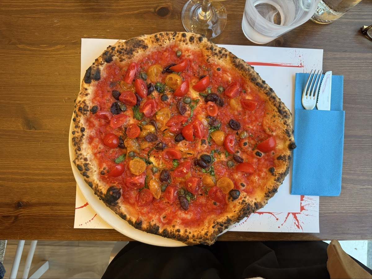 Pizzeria Scugnizzi di Claudio Palummella Photo 4