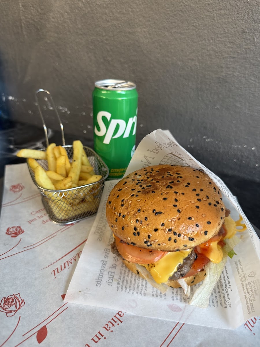 IL KING FASTFOOD Photo 8