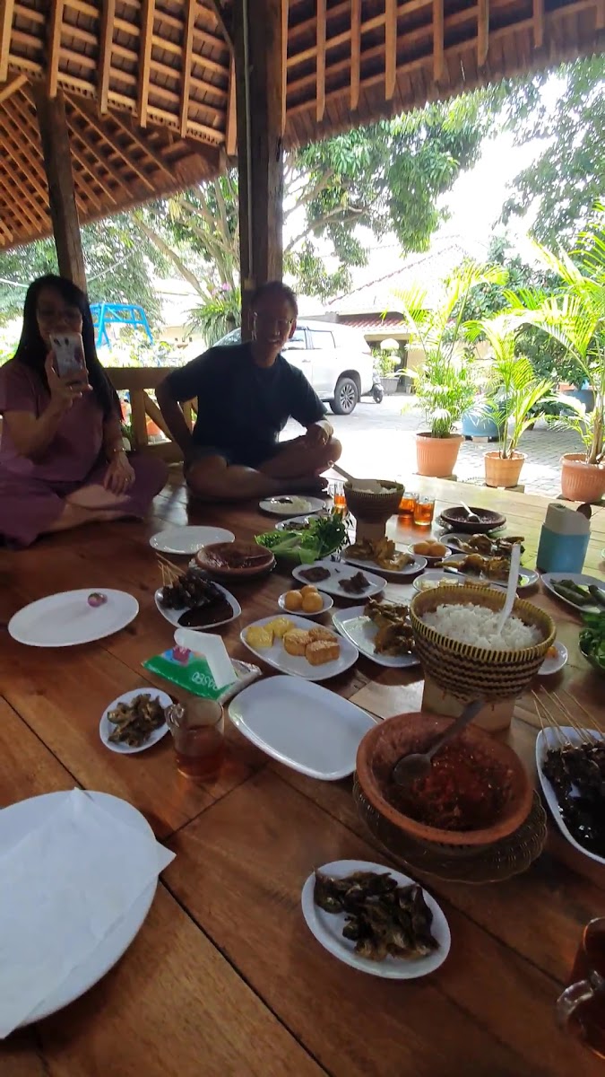 Rumah Makan Ibu Haji Ciganea (IHC) Photo 2