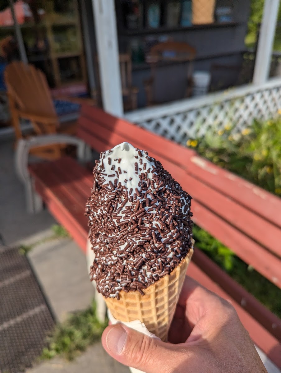 Devyns Creemee Stand Photo 7