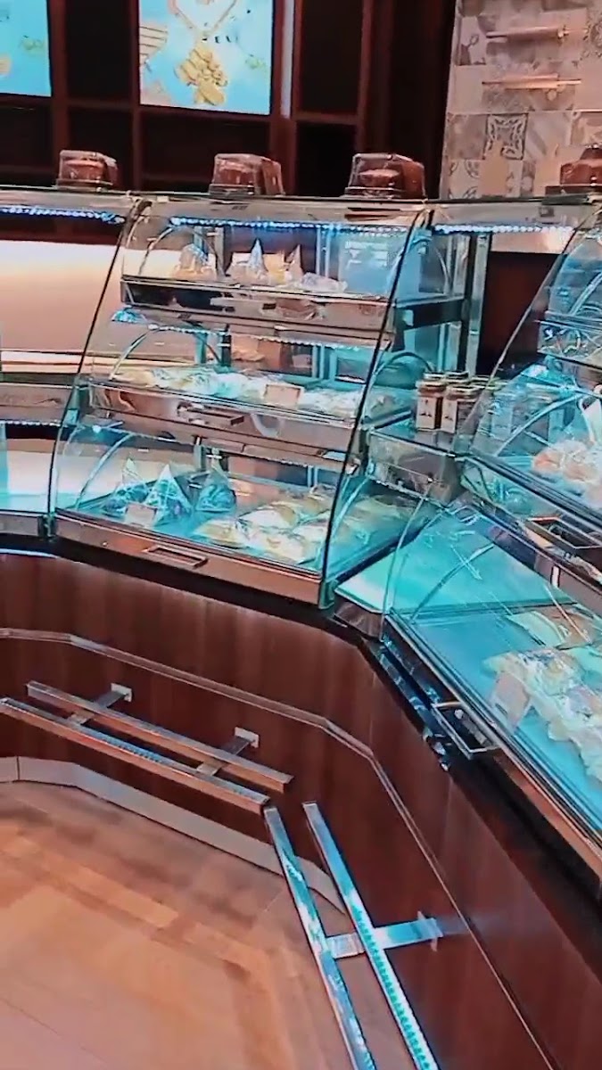 Holland Bakery Sudirman Photo 2