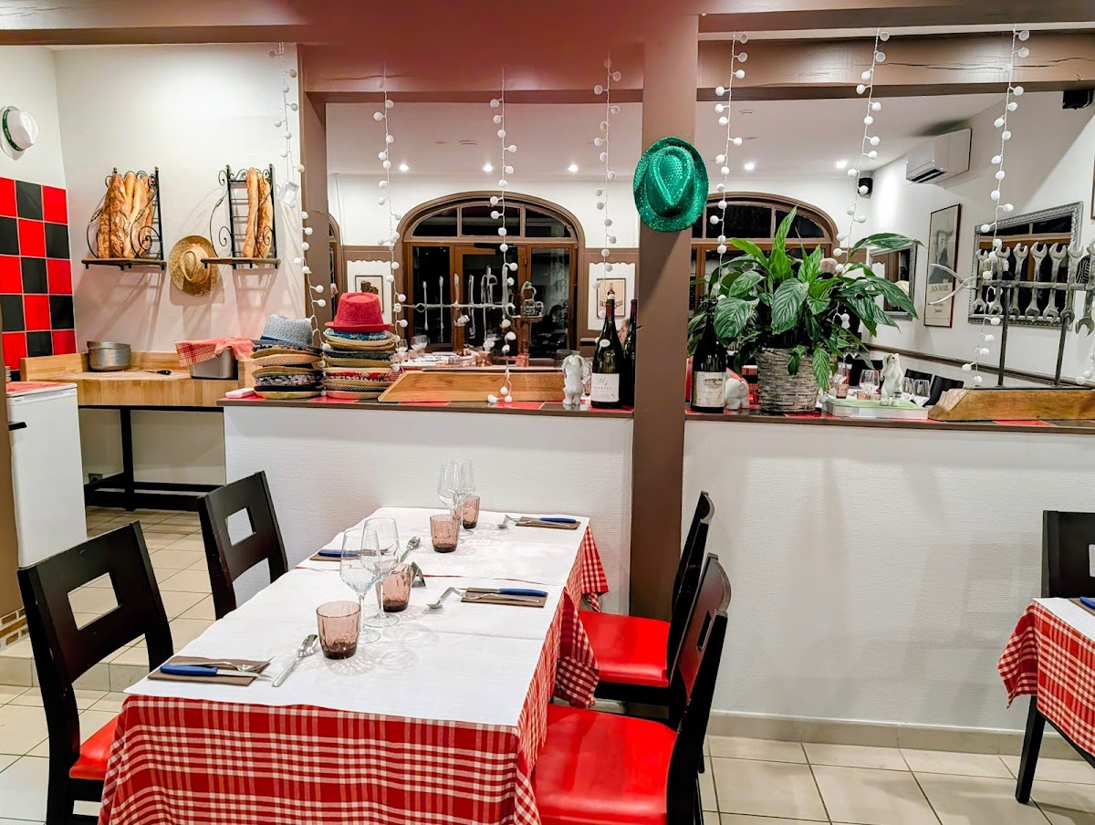 Le Bistrot du Chapeau Photo 4
