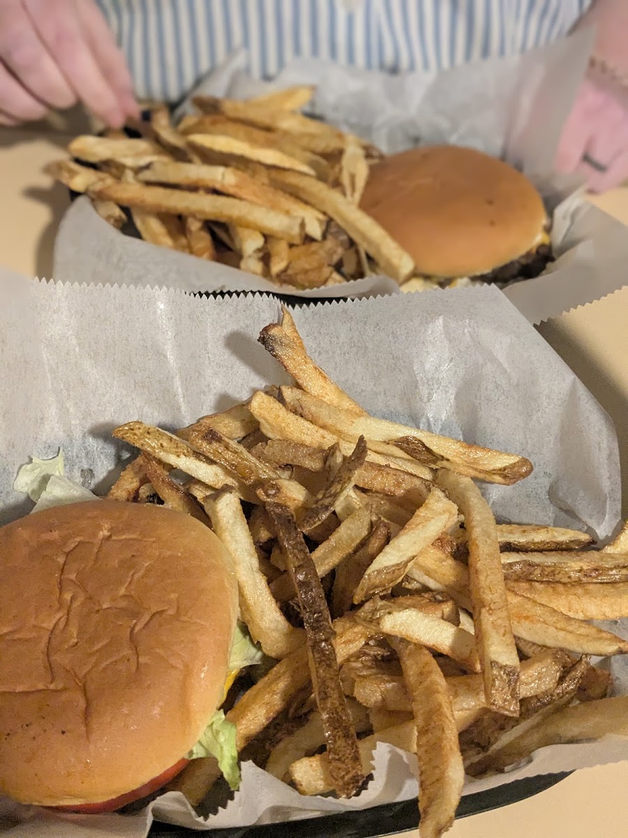 Bacon N' Burgers Photo 3