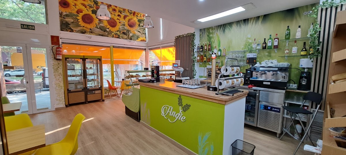 Cafetería, Panadería, Pastelería Angie