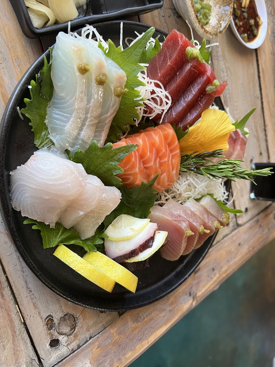 Turi's Sushi bar Photo 4