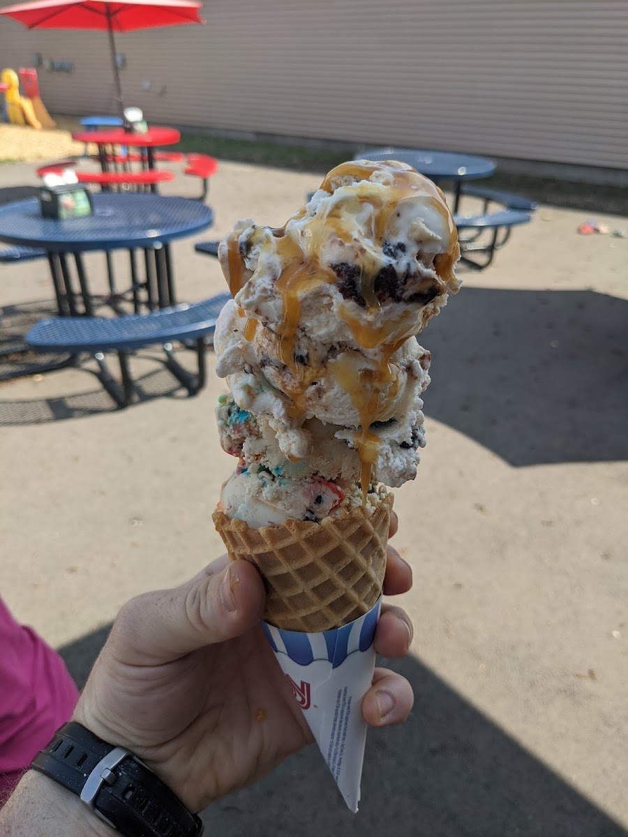 Booms Ice Cream Shop Photo 6
