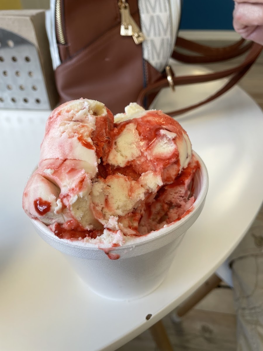 Dominick's Froyo and Ice cream Photo 4