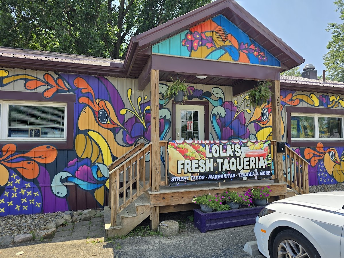Lola's Fresh Taqueria