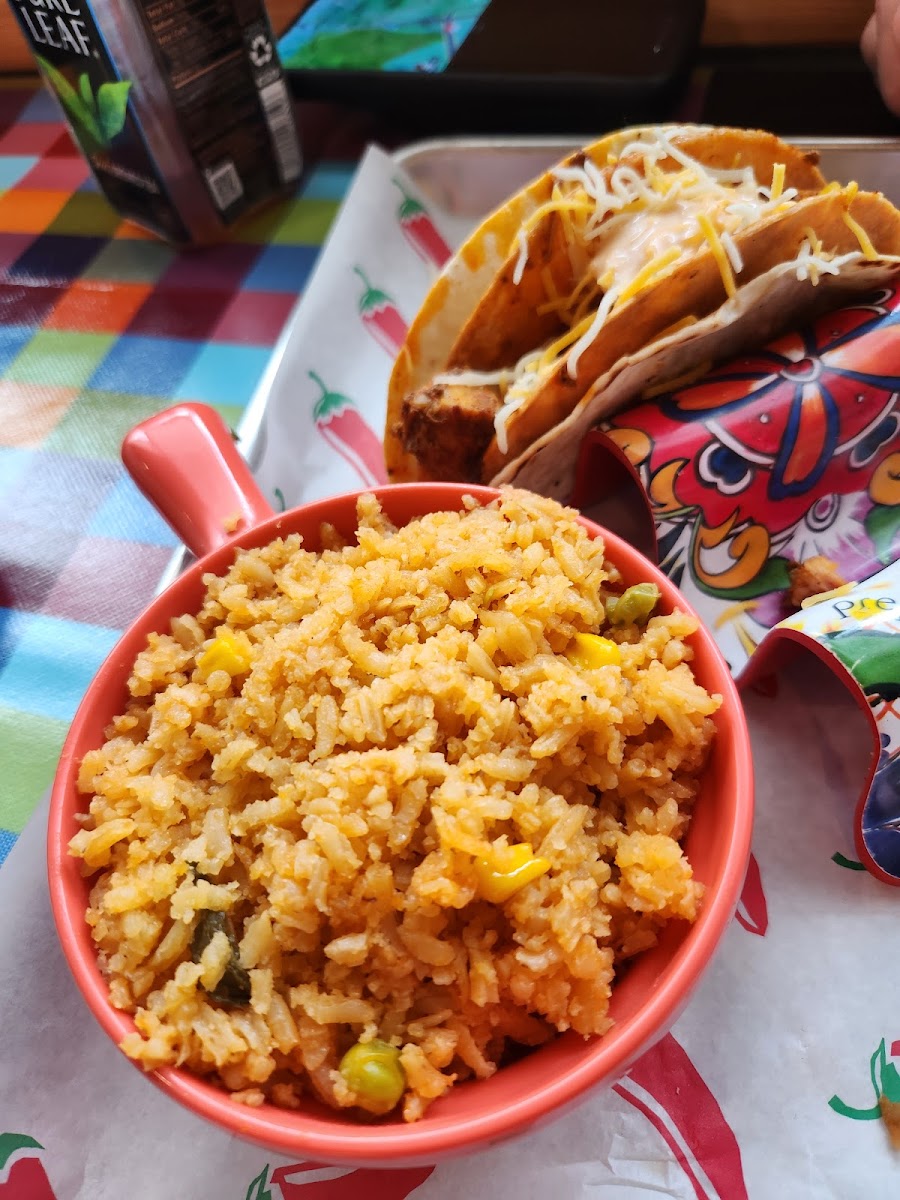 Lola's Fresh Taqueria Photo 10