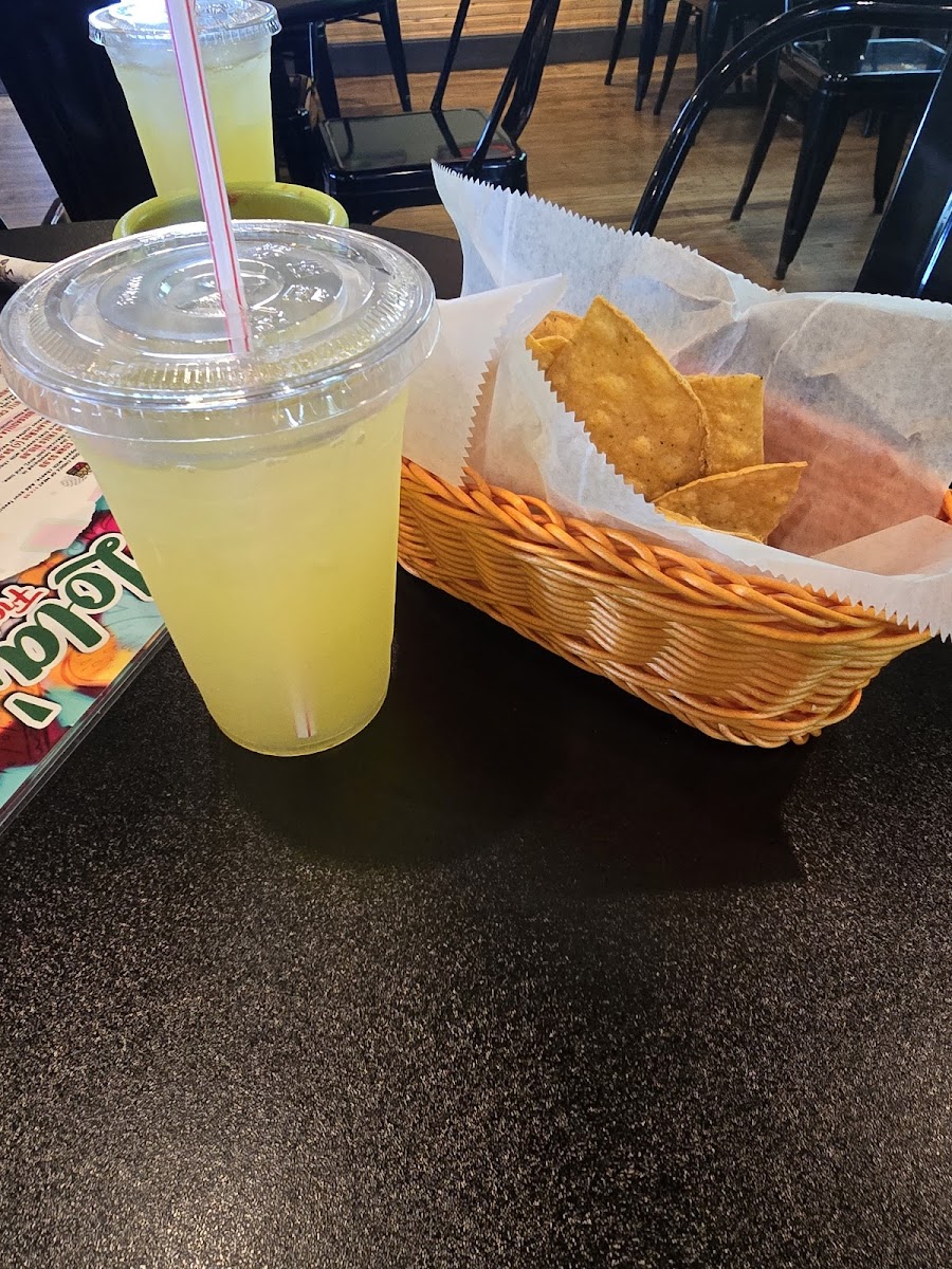 Lola's Fresh Taqueria Photo 7