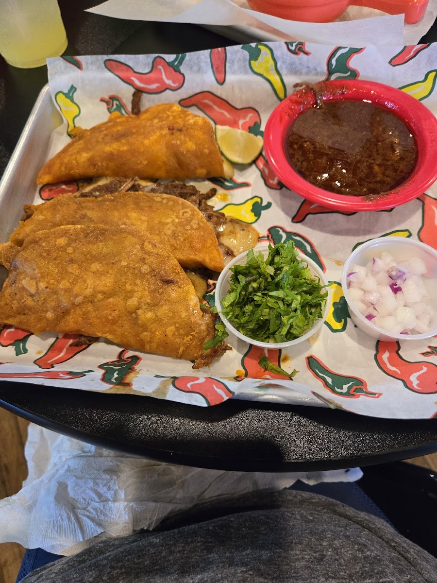 Lola's Fresh Taqueria Photo 8