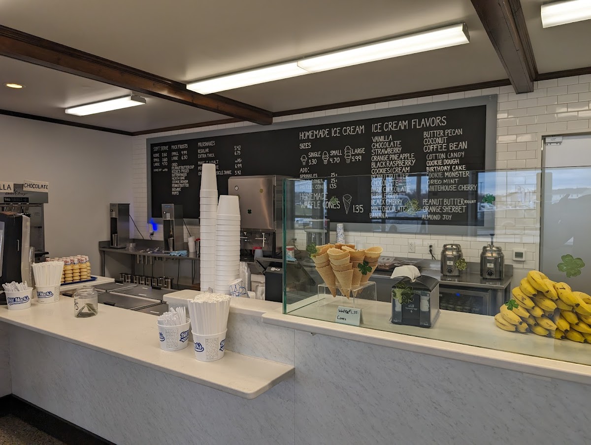 Bill Mack's Ice Cream Photo 3