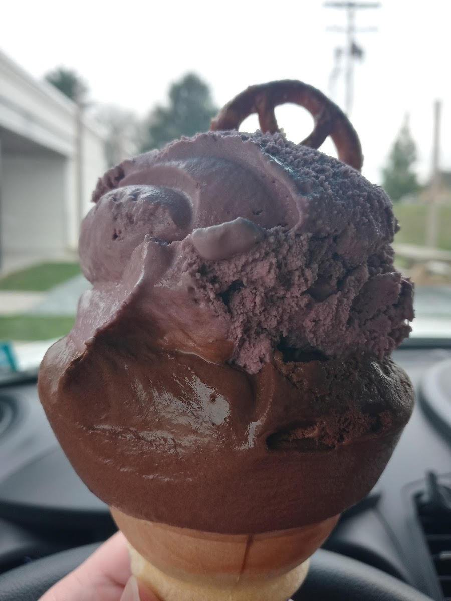 Bill Mack's Ice Cream Photo 9