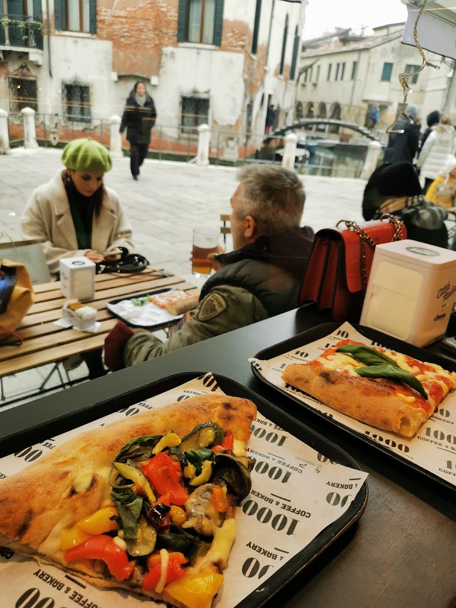 1000 Coffee & Bakery Photo 10