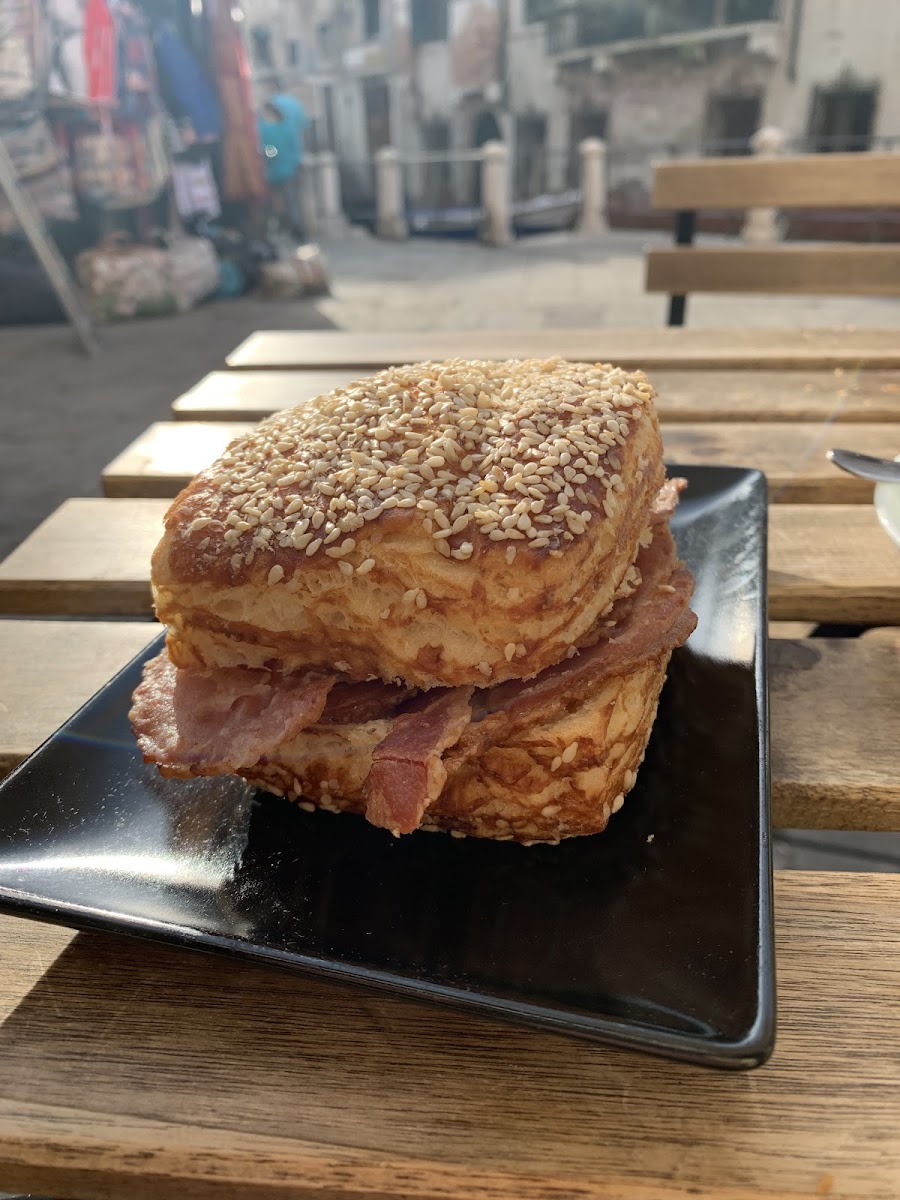1000 Coffee & Bakery Photo 9