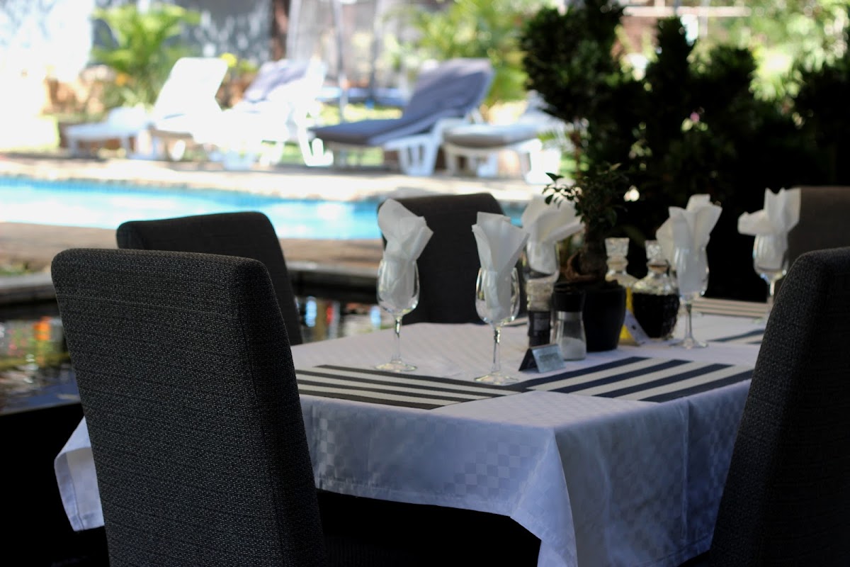 Vonja's Restaurant Photo 4