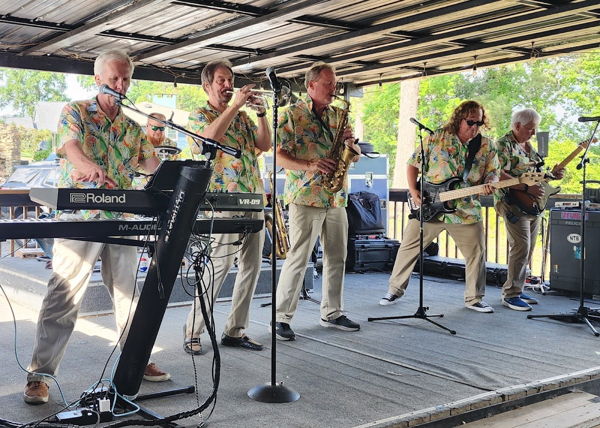 Scallywags Bar and Grill at Badin Lake Marina Photo 5