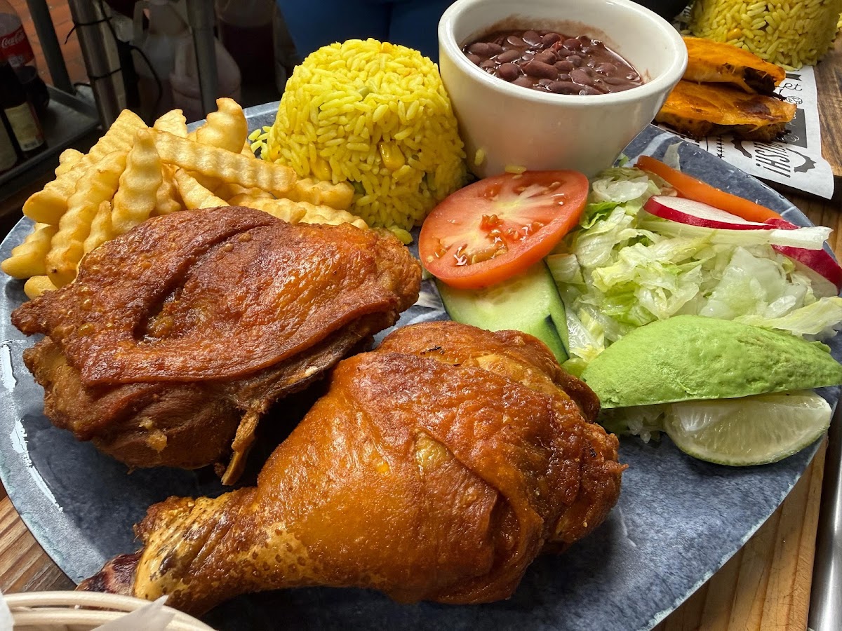Mi Pais Family Restaurant Photo 4