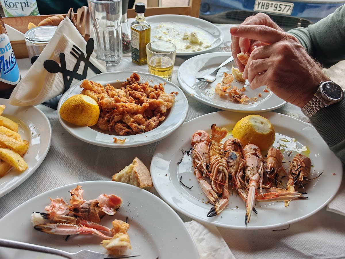Costas Vassiliadis Tavern Photo 4