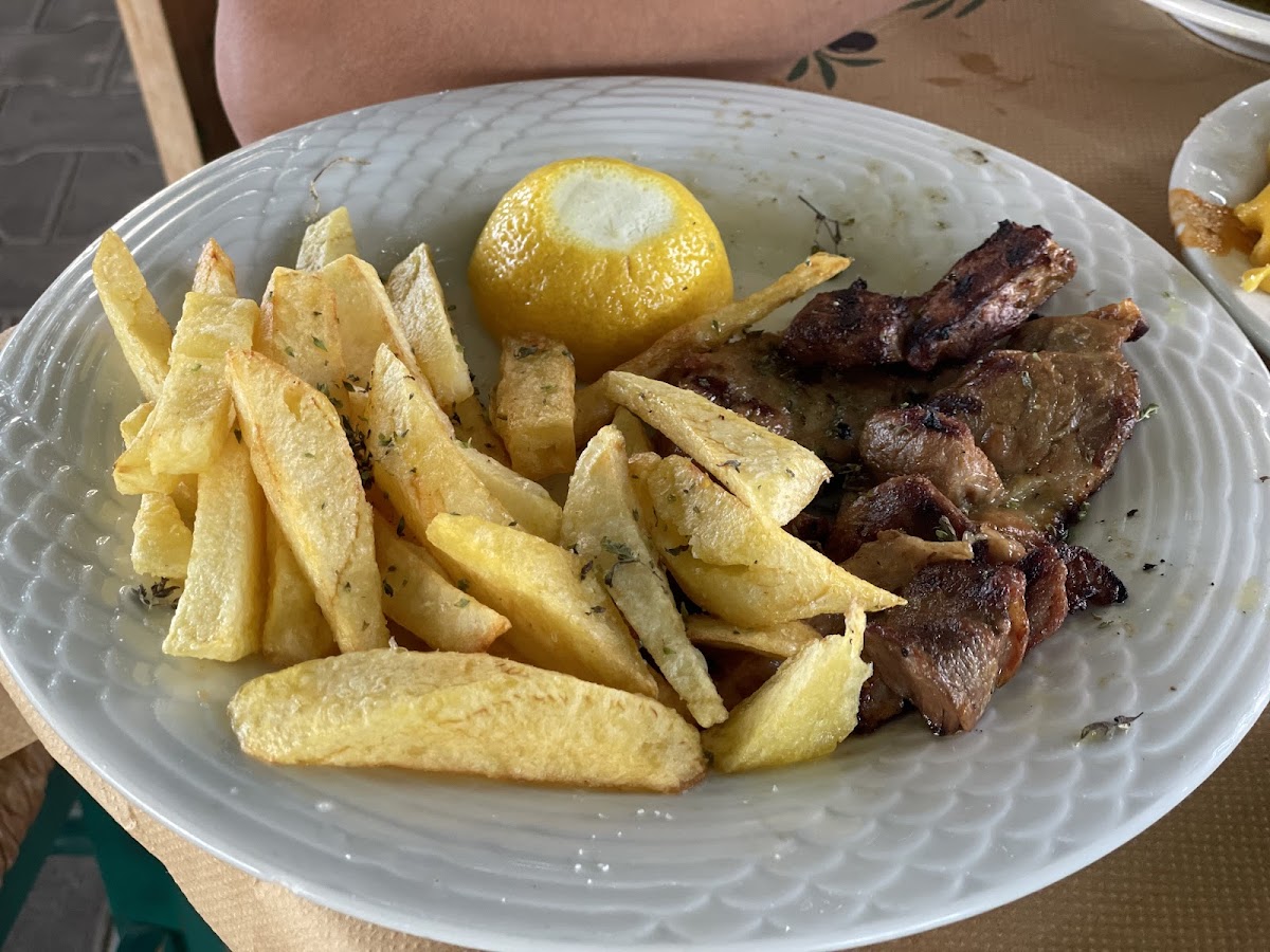 Costas Vassiliadis Tavern Photo 5