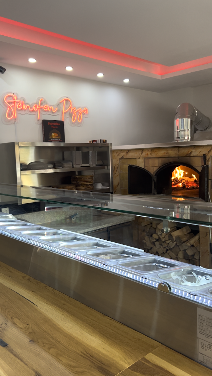 Holzofen Pizzeria Photo 7