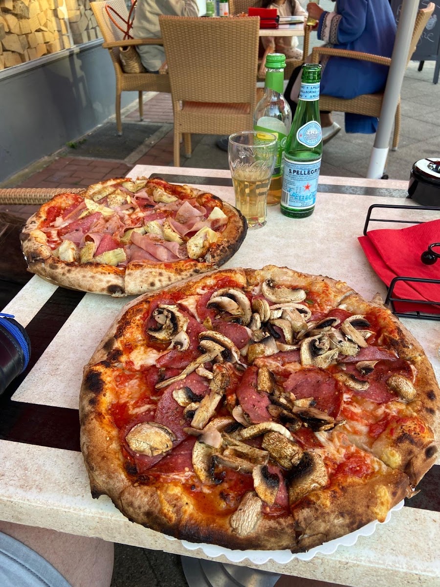 Holzofen Pizzeria Photo 9