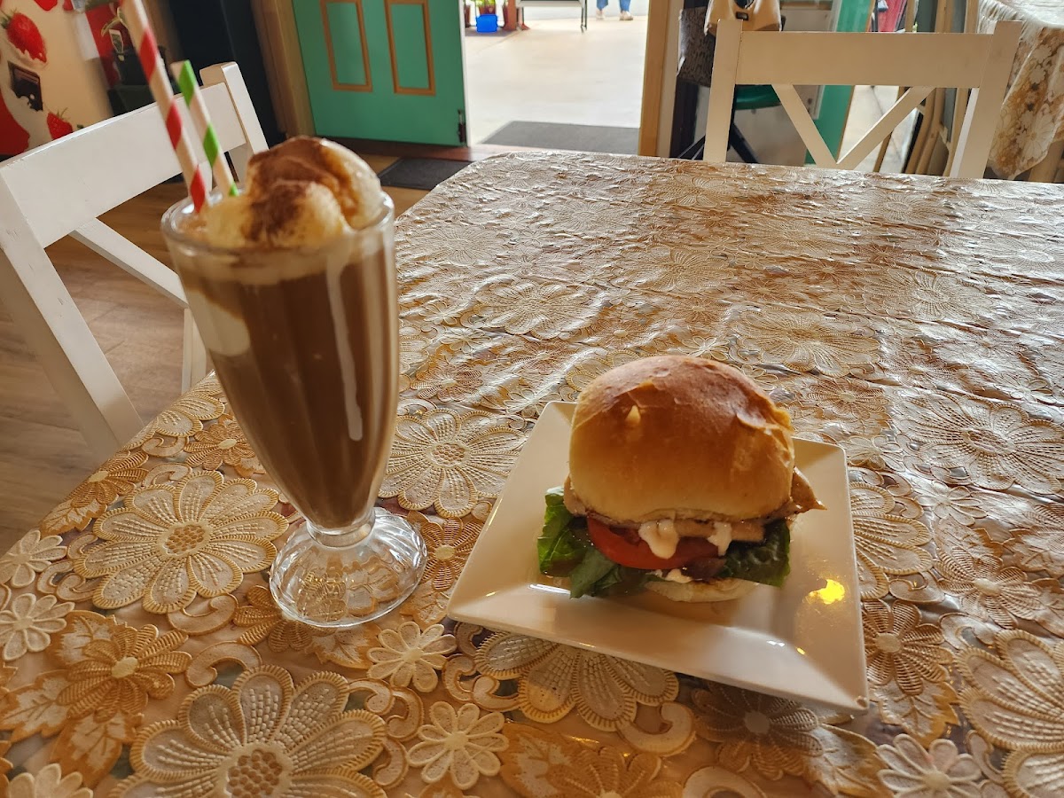 Frohlies Grill Photo 3