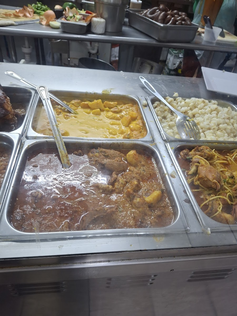 La Madrina Deli Restaurant Photo 4