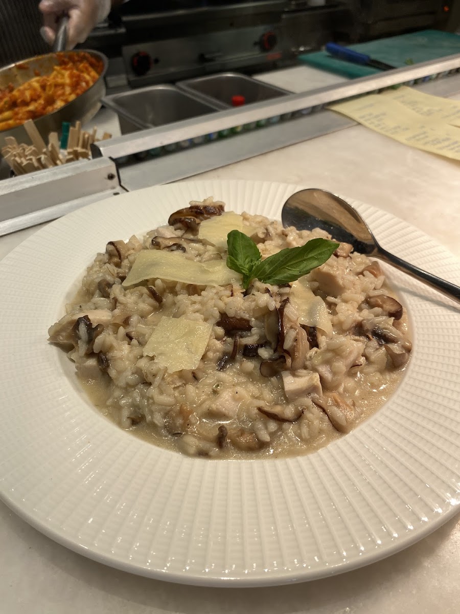 Le Bistro's Restaurant Photo 7