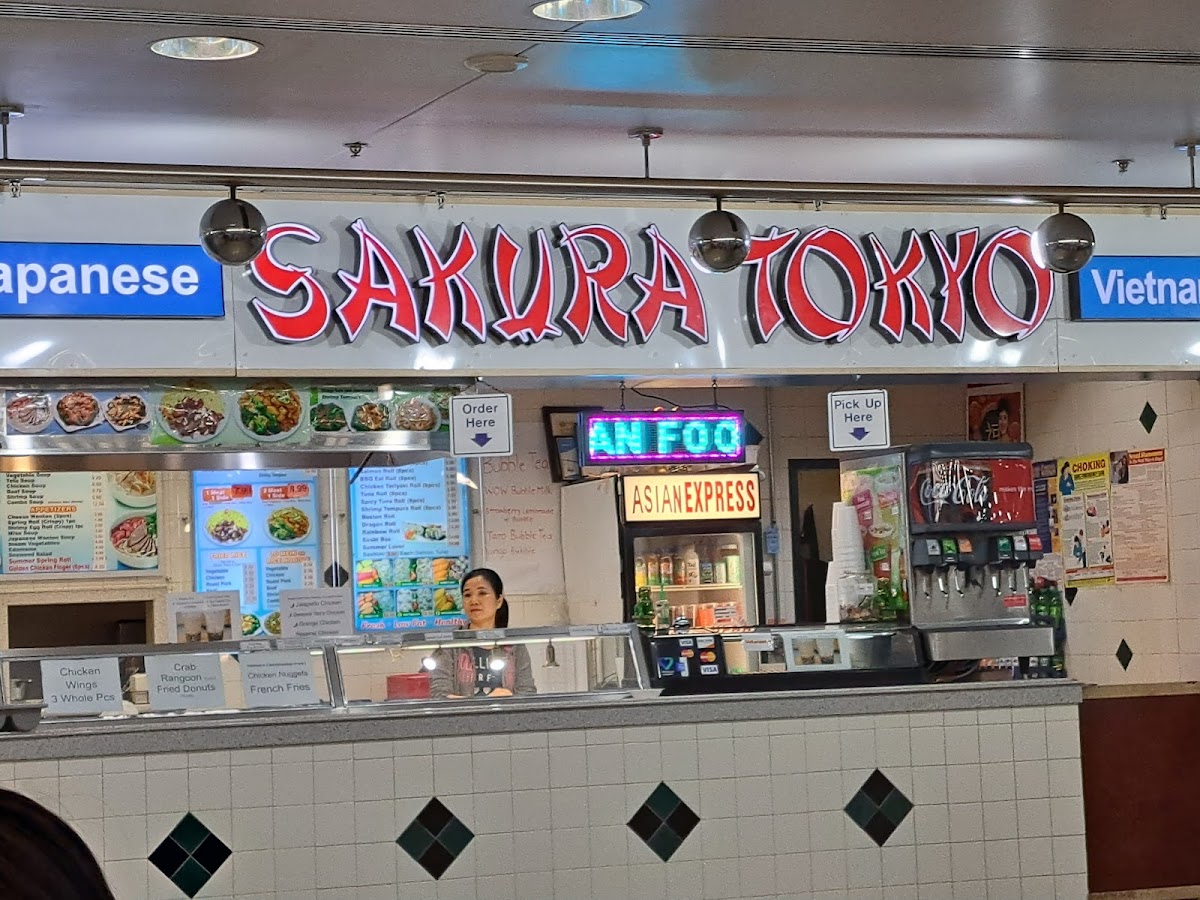 Sakura Tokyo Photo 3