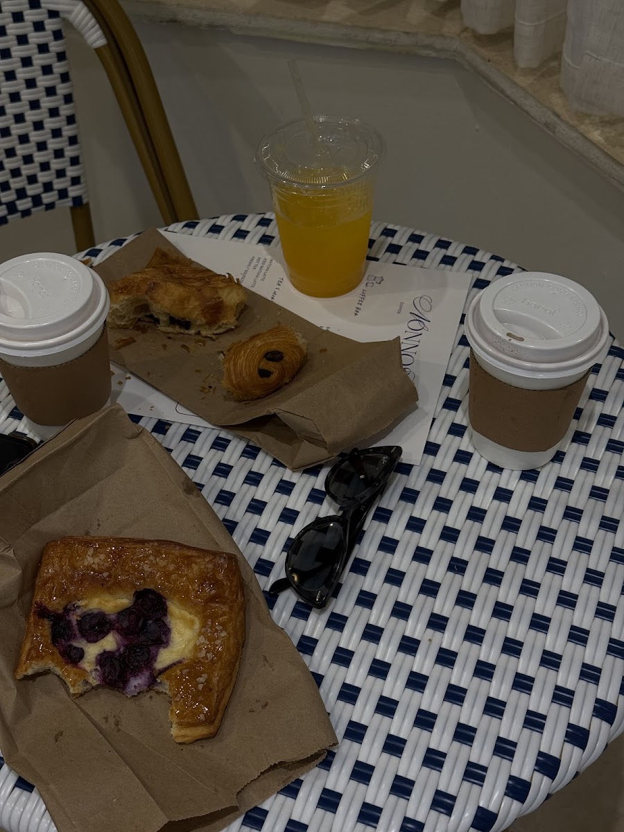 Nonnos Cafe Photo 7