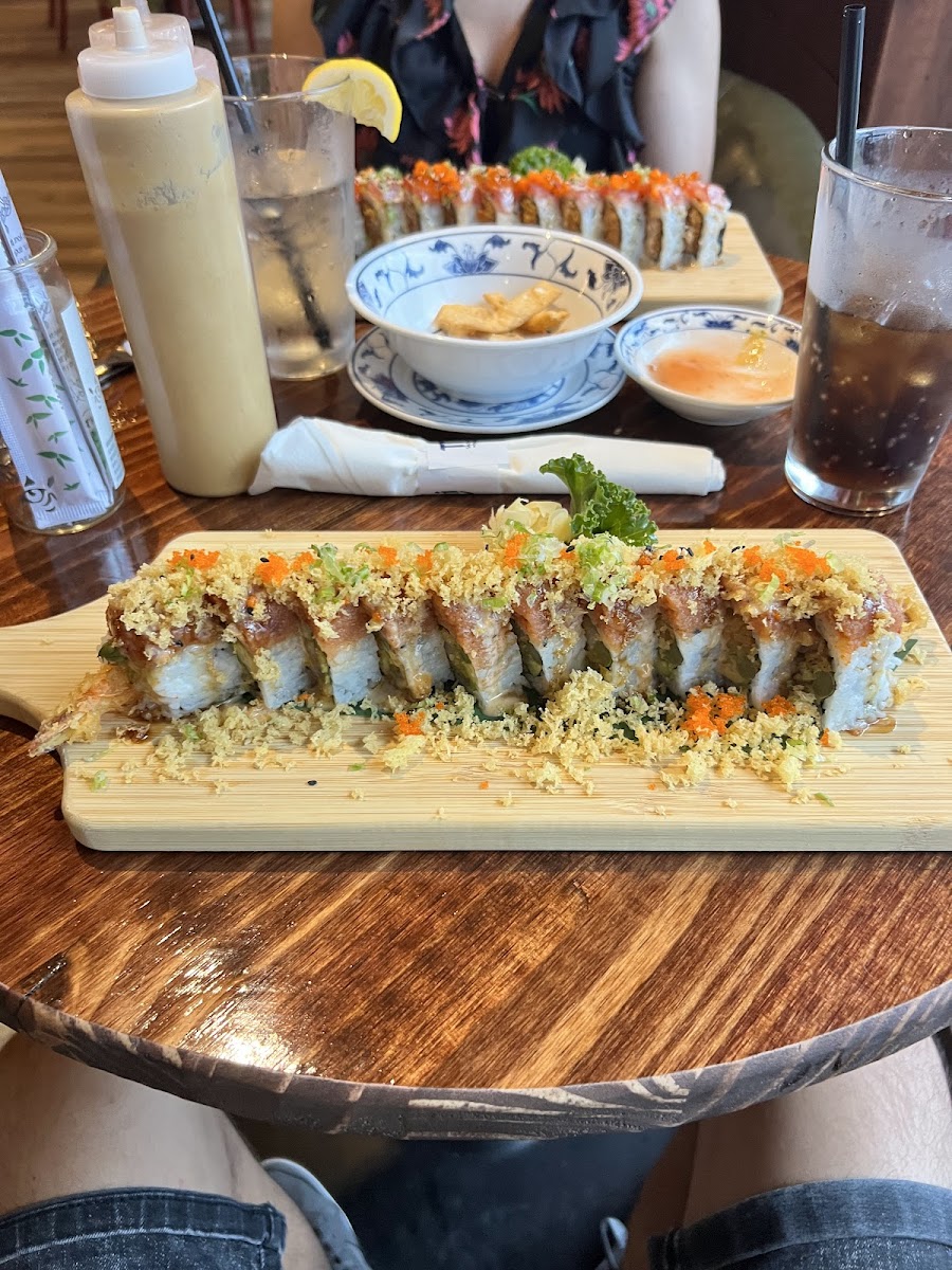 KJ Sushi And Asian Bistro Photo 8