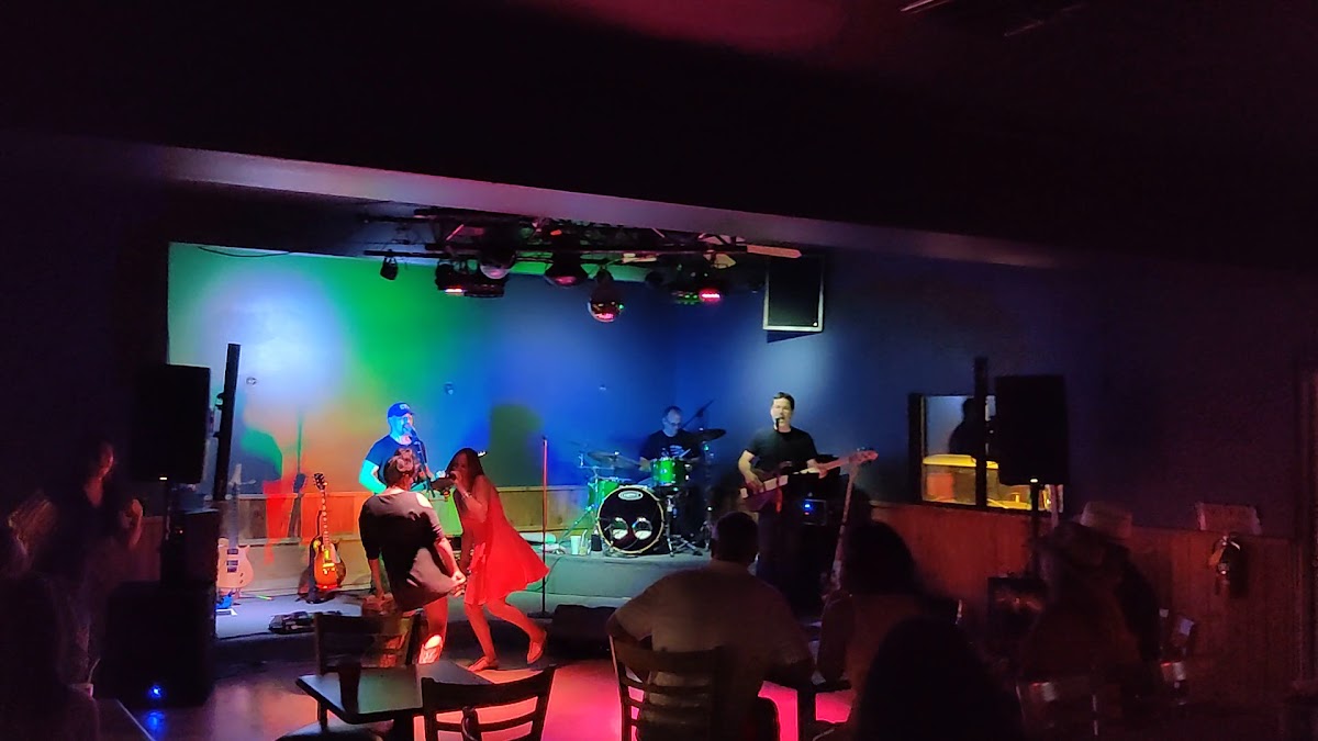Tricks Bar & Grill Photo 2