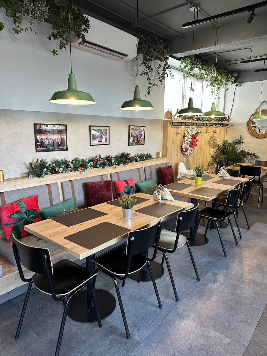 Bistro Acasa la Moldovan