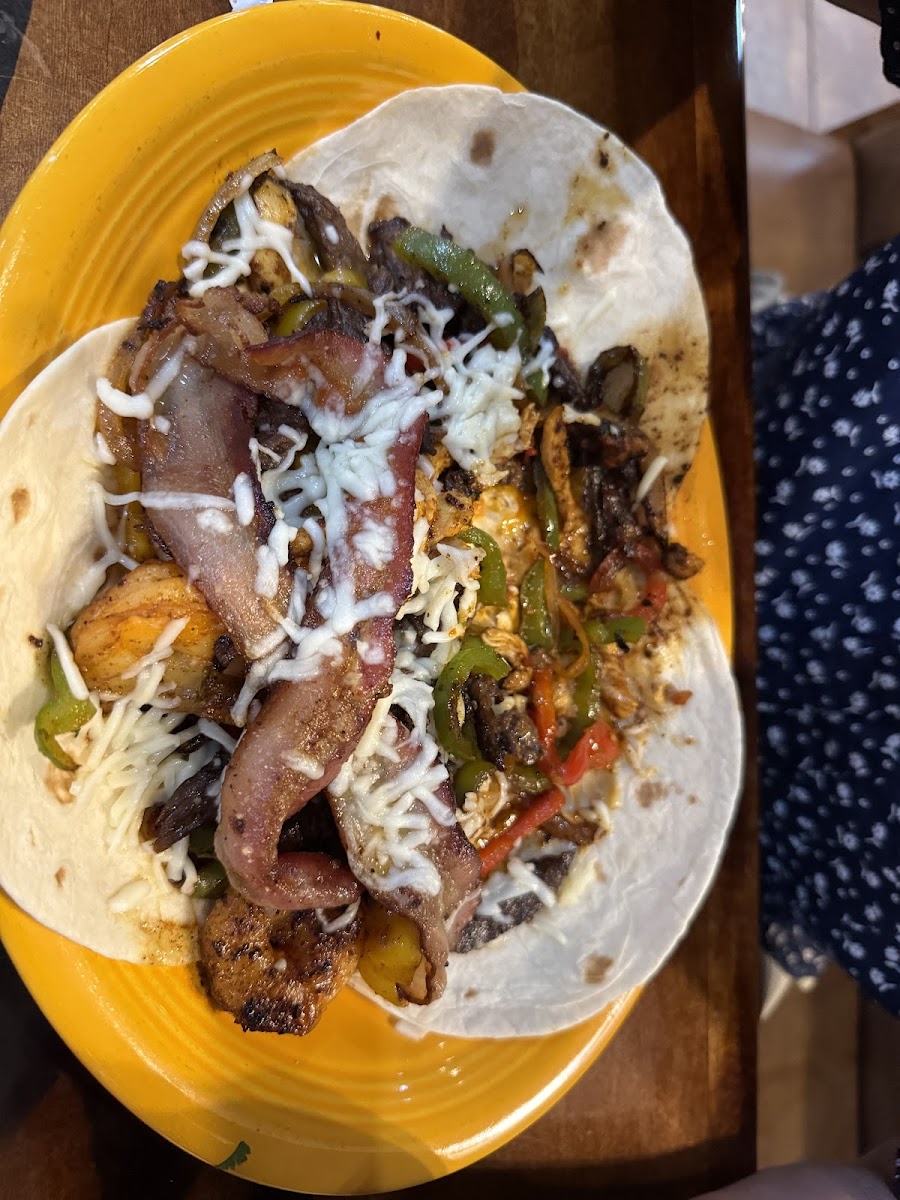Andrades Los Reyes Mexican Restaurant & Bakery Photo 4