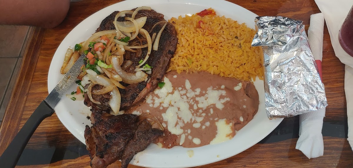 Andrades Los Reyes Mexican Restaurant & Bakery Photo 8