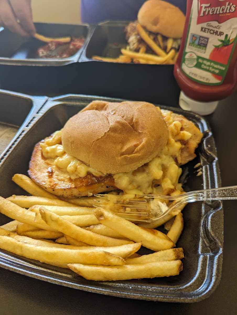 Hog Wild Burgers Shakes Photo 10
