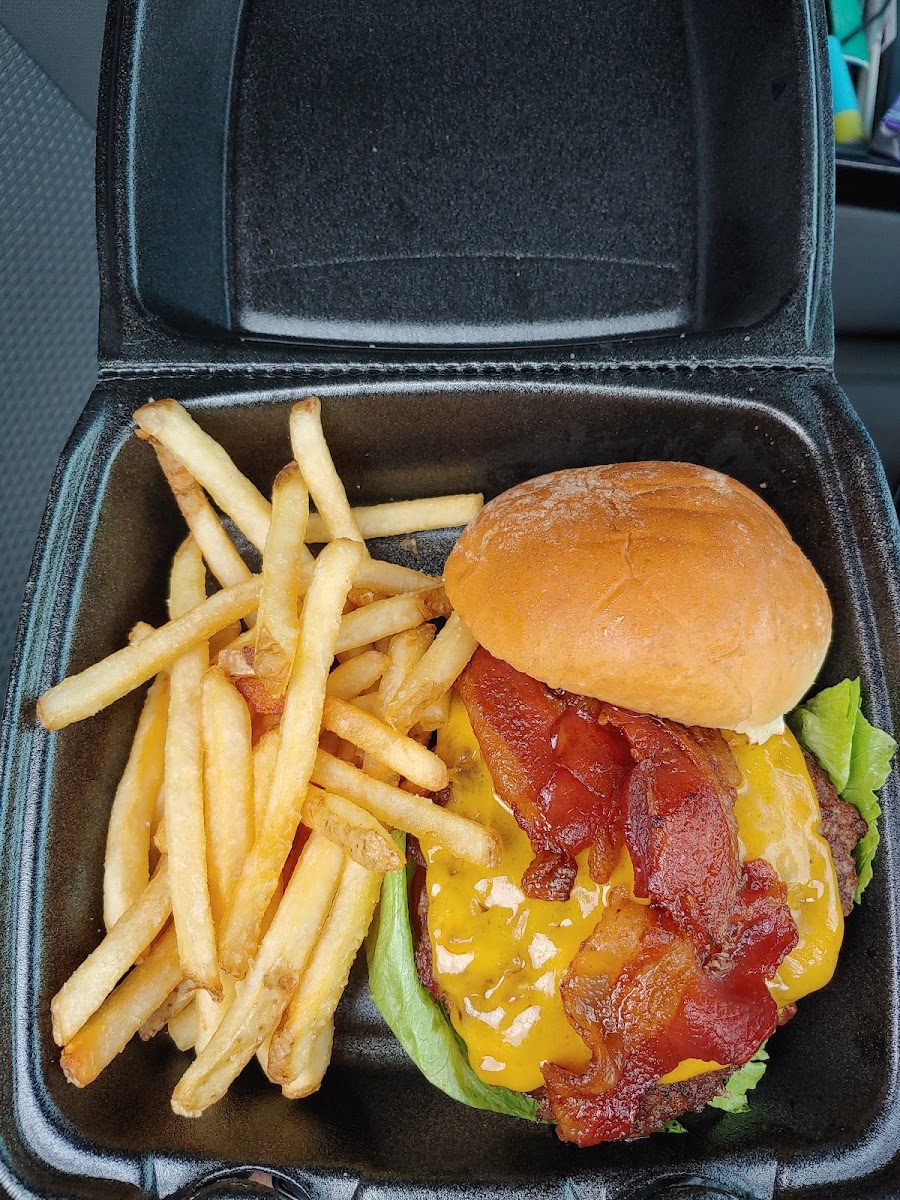 Hog Wild Burgers Shakes Photo 6