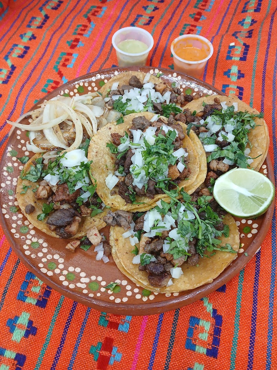 Leo's Taco Spot Photo 2