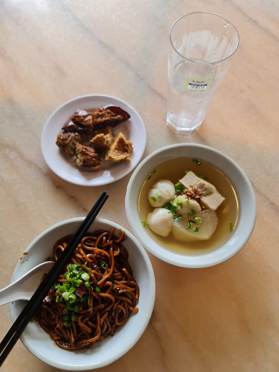 La Gourmet Noodle House Photo 6
