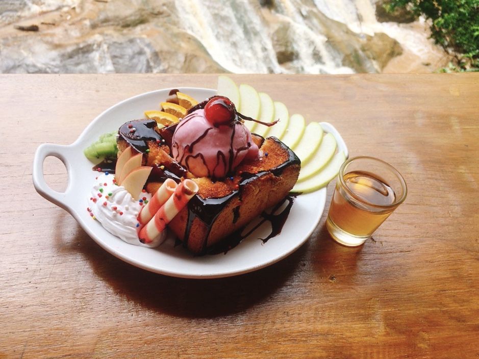 River Rock Cafe Hill Photo 3