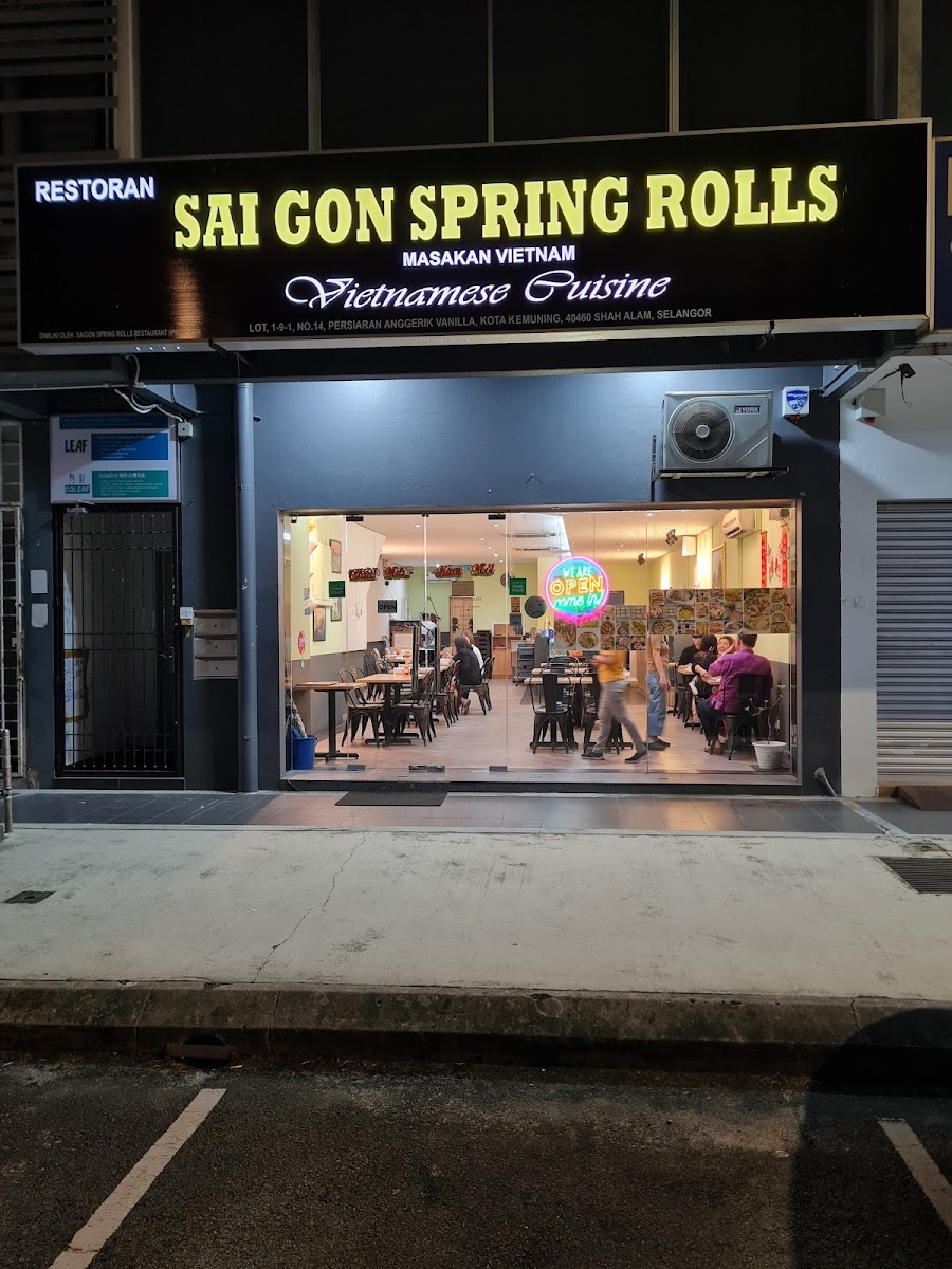 Món Việt ( Sai Gon Spring Rolls )