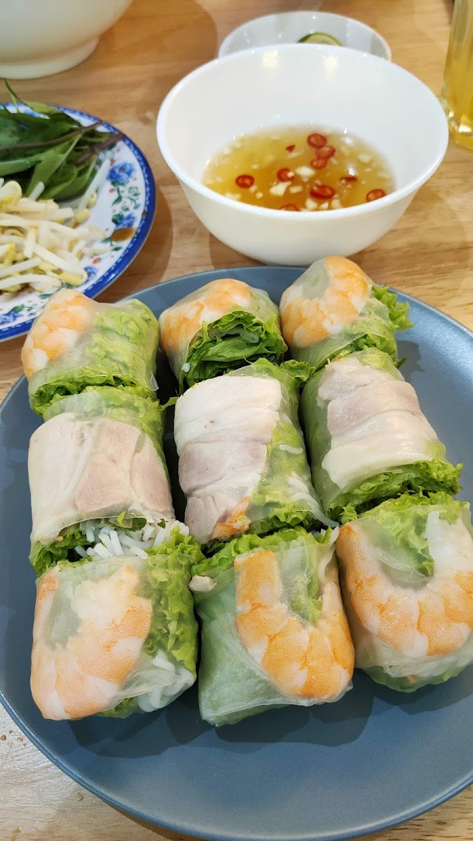 Món Việt ( Sai Gon Spring Rolls ) Photo 6