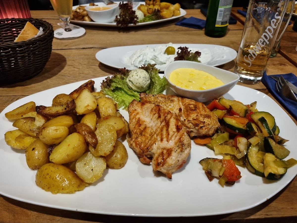 Athos · Steakhouse & Restaurant Photo 3