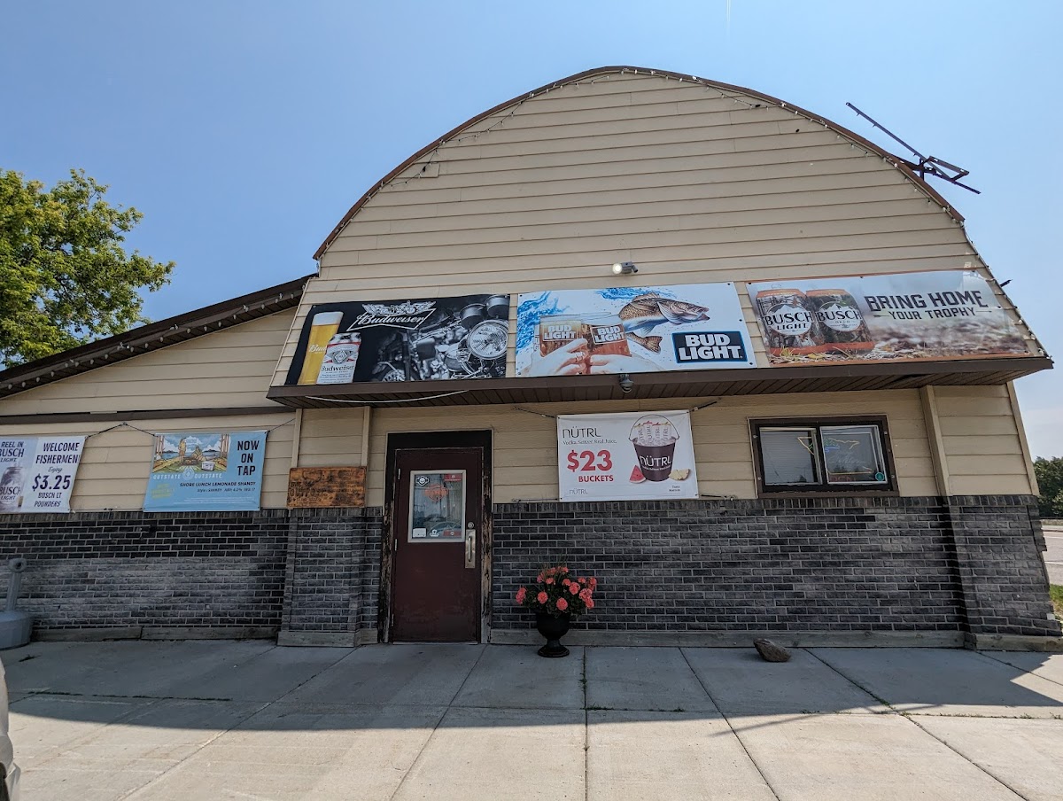 JD’s Outpost Bar & Grill Photo 4