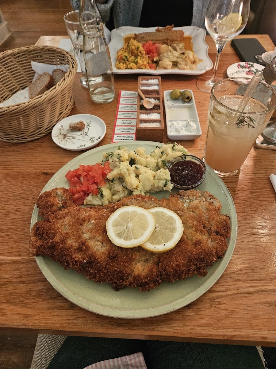 Tillmann Hahns Gasthaus und Feinkost-Bistro Photo 5