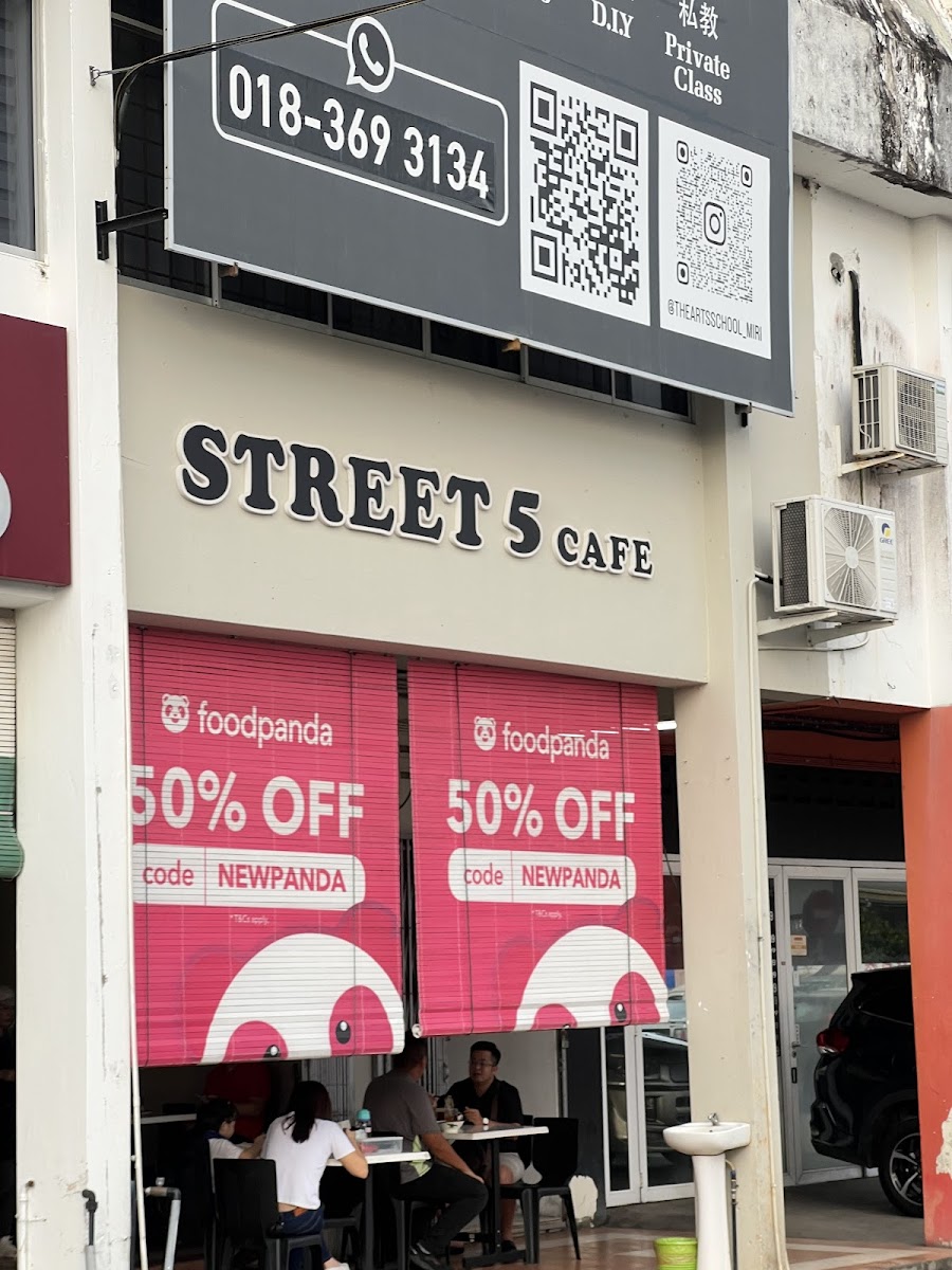 Street 5 cafe