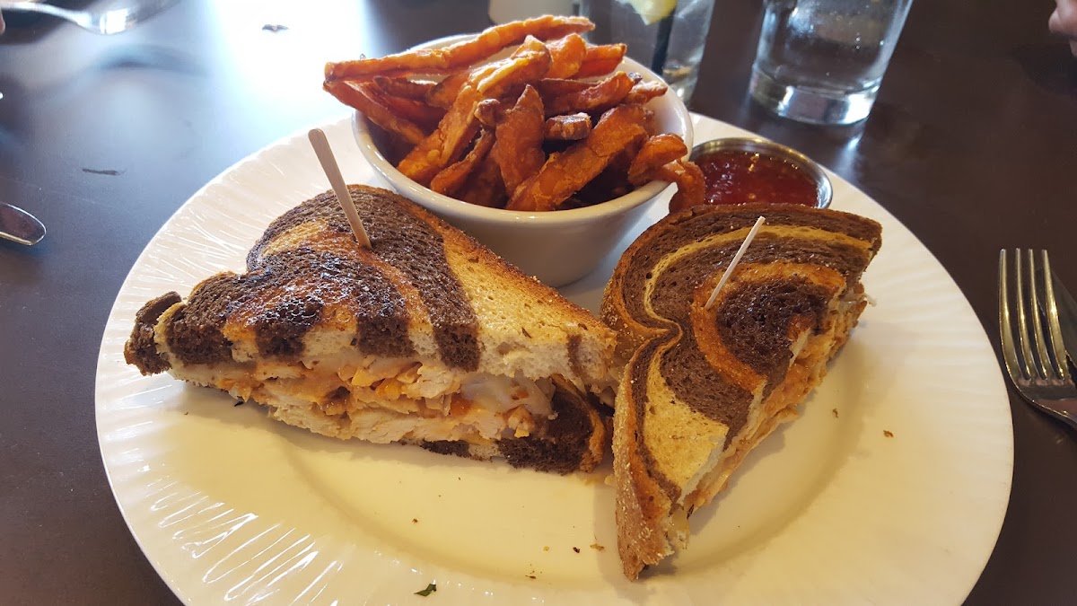 The Oaks Grille Photo 5